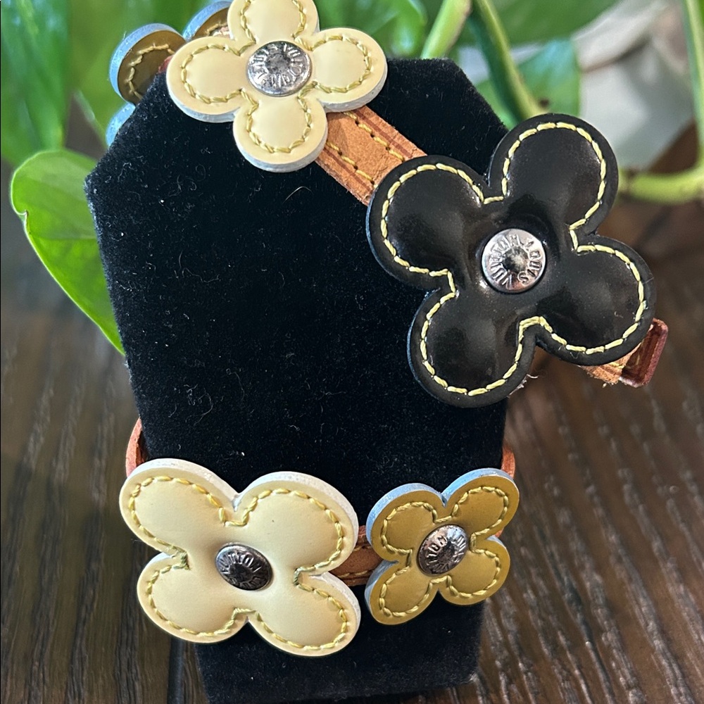 Louis Vuitton Vachetta Vernis Fleur convertible Bracelet